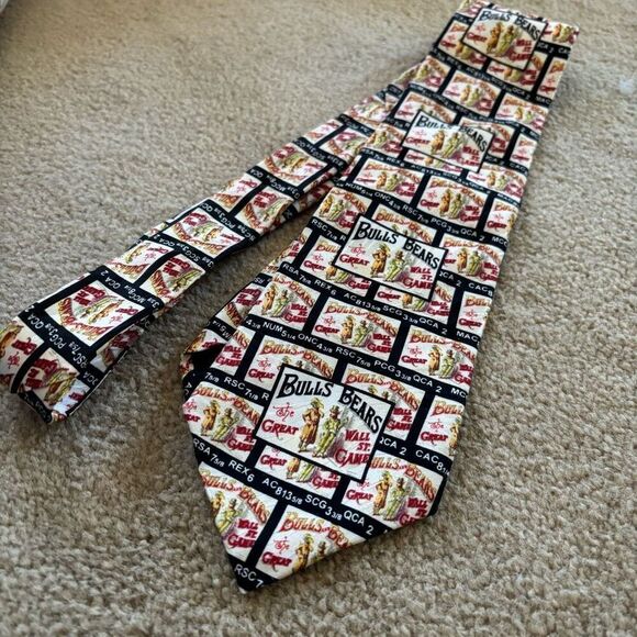 Museum Artifacts Bulls Bears The Great Wall Street Game Silk Neck Tie - Picture 3 of 5